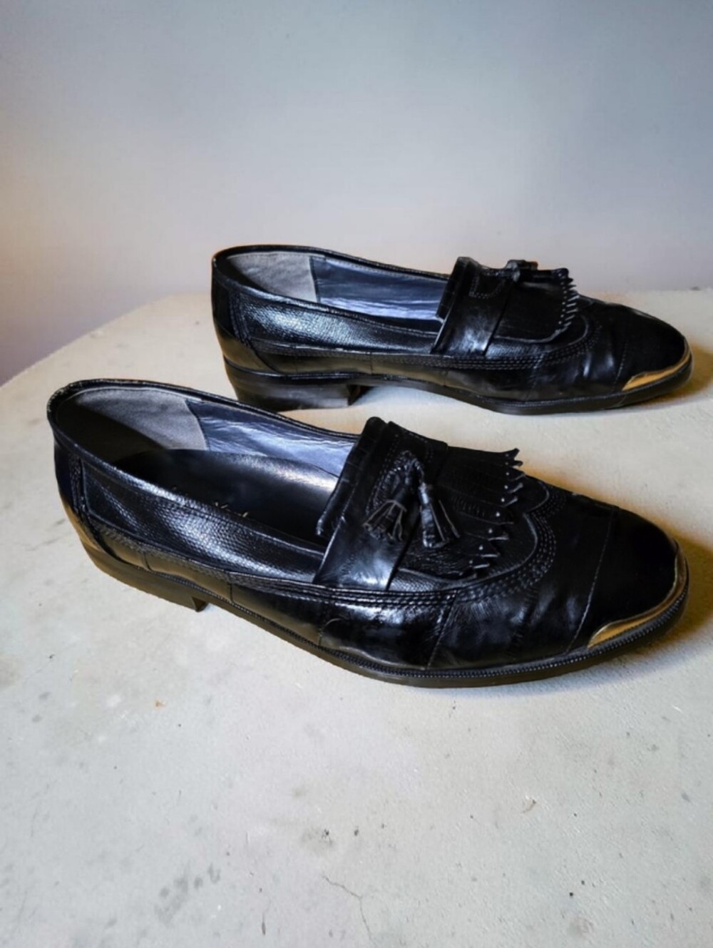 NEW YORK ( 10-10.5 ) BLACK LEATHER Custom Handmade NY Tassel Gold Tipped Shoes